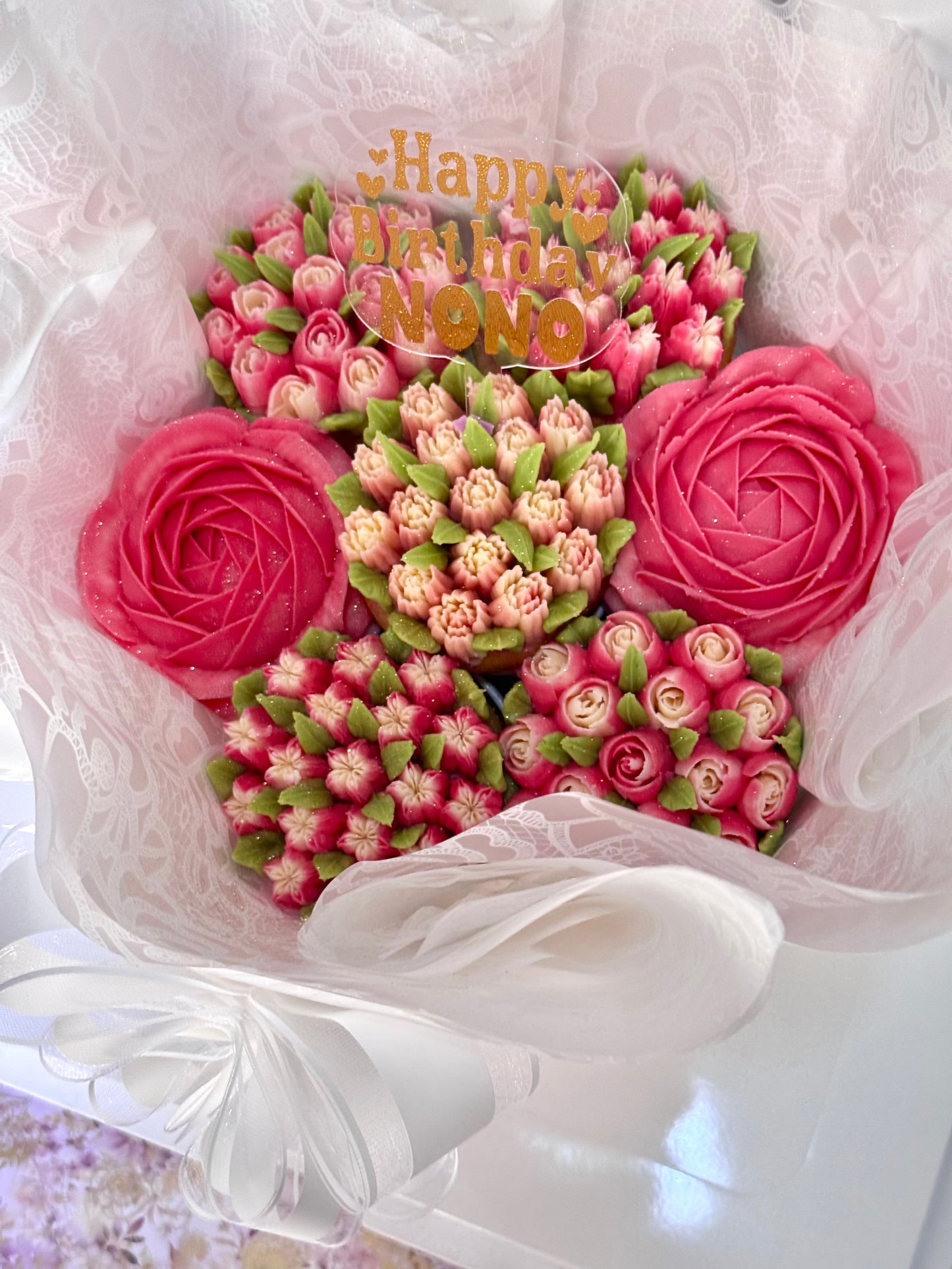 Simple Floral Cupcakes Bouquet